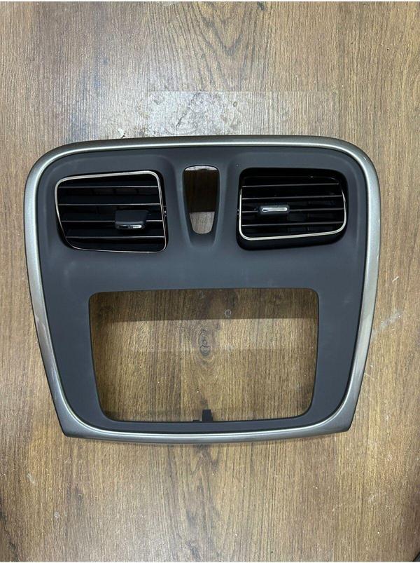 NS Nilser Auto Parts Dacia Sandero 2 Logan 2 Kalorifer Izgara 682601883r - Image 1