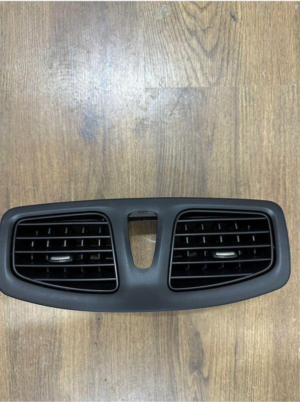 NS Nilser Auto Parts Renault Megane 3 Megane III Kalorifer Orta Izgarası 682606038 - Image 1