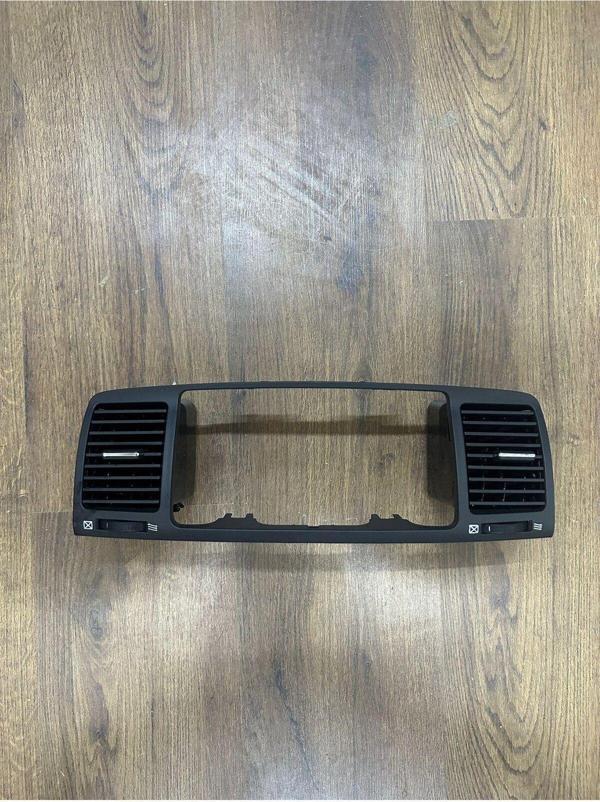 NS Nilser Auto Parts Toyota Corolla Orta Izgara Havalandırma 2002-2006 - Image 1