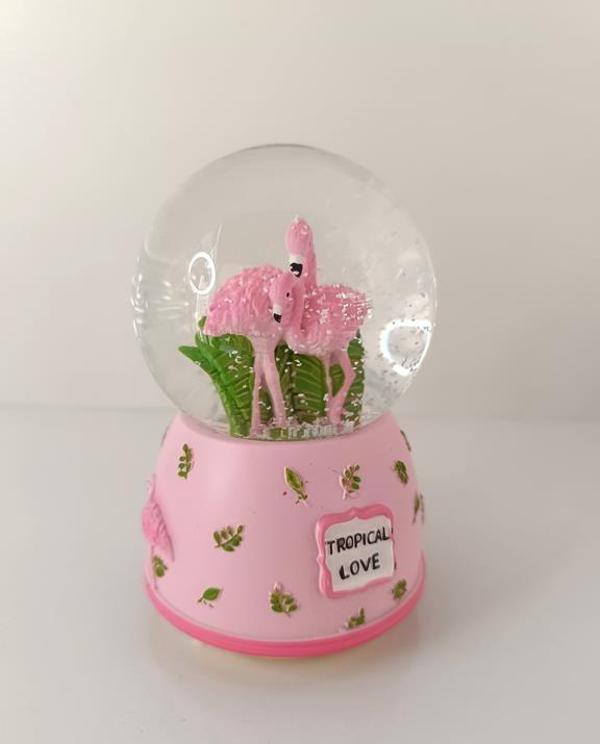 Kar Küresi Işıklı Müzikli Flamingo Tasarımlı Kar Küresi Biblo Sevgili Arkadaş Doğum Günü      - Image 1