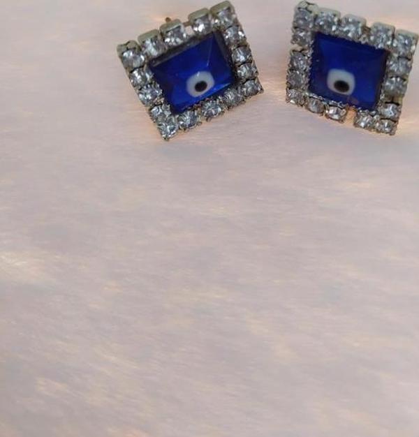 Hdmarketim Nazar boncuklu Swarovski Taşlı Bijuteri Kare Küpe - Image 1