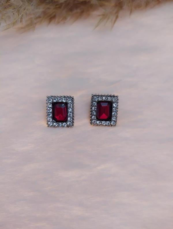 Hdmarketim Swarovski Mürdüm Renkli Işıltılı Taşlı Sallantılı Küpe - Image 1