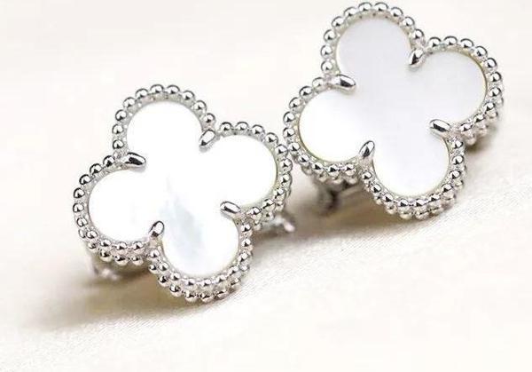 Yonca küpe Çelik 2024 yeni yüksek kalite 316 L takı Dört Yapraklı 0.8 Mm Yonca Klasik Logo lüks kadin part - Image 1