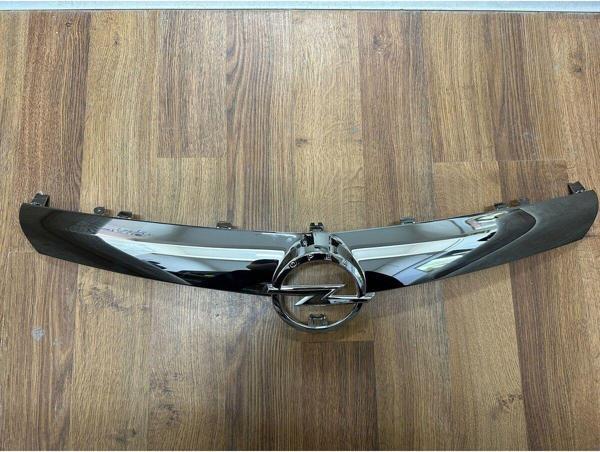 NS Nilser Auto Parts Opel Astra J Ön Panjur Krom 2010-2012 - Image 1