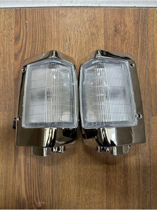 NS Nilser Auto Parts Nissan D21 Sinyal Sağ Sol Set Krom 1991-1997 - Image 1