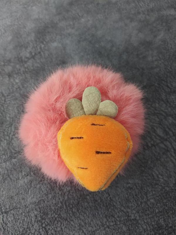 1 Adet Havuç Peluş Meyveli Lastikli Toka Saç Aksesuarı 11222 - Image 1