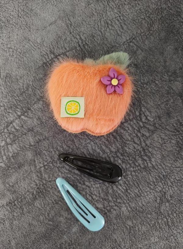 Elma Meyveli Renkli Peluş Çıt Çıt Toka 11420 - Image 1