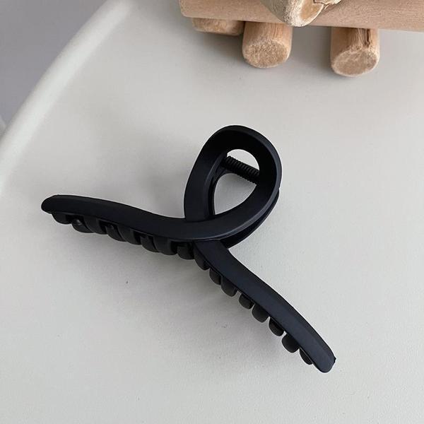 Mandal Toka İthal Ürün Fiyonk Büyük Boy 13 cm Mat Siyah Saç Tokası  - Image 1