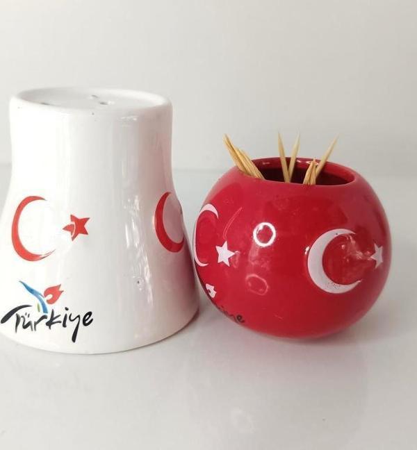 Tuzluk Kürdanlık Seramik Biblo Masa Süsü Türk Bayrak Ay Yıldız hediye  - Image 1