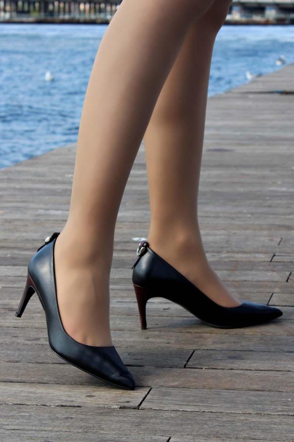 Hakiki Deri Kadın İnce Topuk Ayakkabı 019ZA21-499 - Image 1