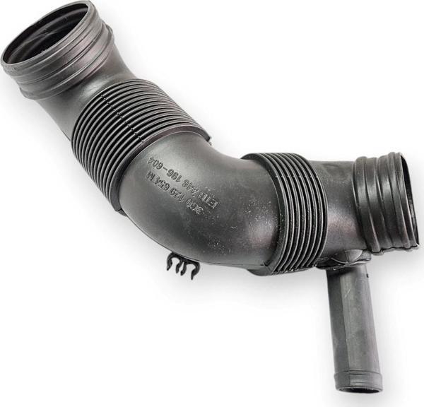 VW Passat B7 2011-2014 1.6 Dizel Hava Filtre Çıkış Borusu 3C0129654M - Image 1