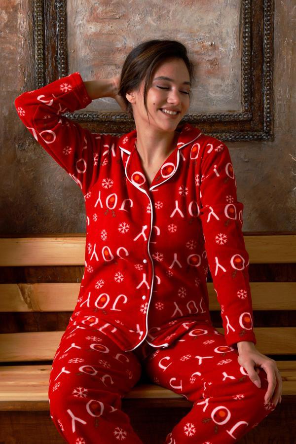 Kışlık Yılbaşı Desenli Kadın Gömlek Polar Pijama Takımı- Geyikli Yılbaşı Pijaması  - Image 1