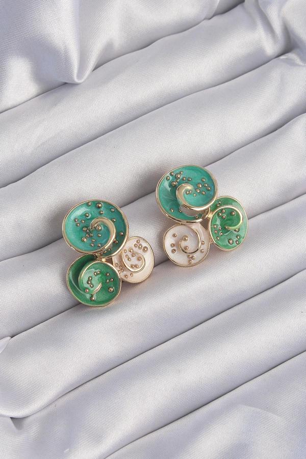 Pirinç Gold Renk Yeşil Mineli 3lü Orkide Küpe - TJ-BKP9217 - Image 1