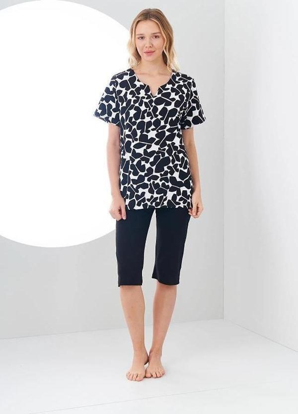 Pjs 24129 Kadın Üst Desenli Kapri Takım - Image 1