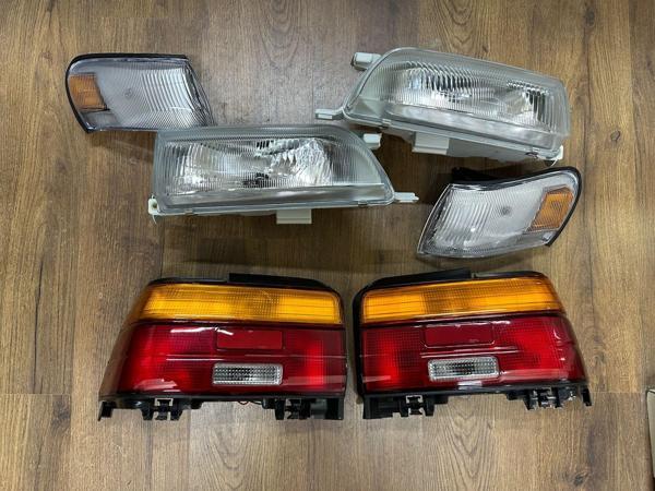 Toyota Corolla AE101 Ön Far + Sinyal + Stop Seti 1993-1998 - Image 1