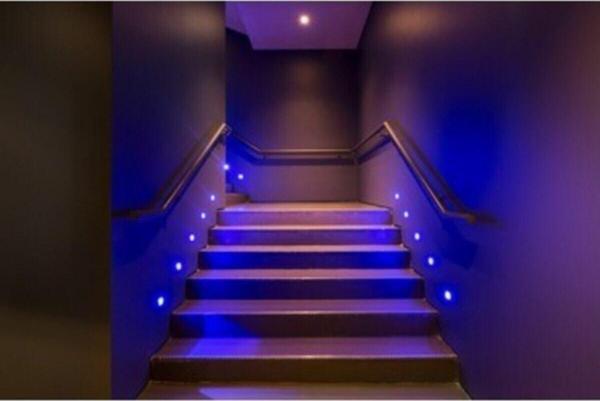 Sekizgen Led Hareket Sensörlü Kare 3 Watt Merdiven Armatürü Matkrom Mavi Işık - Image 1