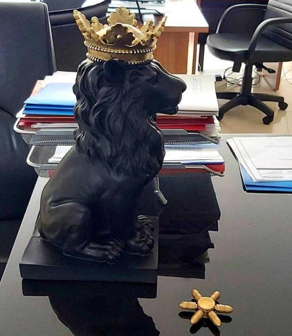 Mirsa Global Aslan Kral Biblo Figürü Siyah - Image 1