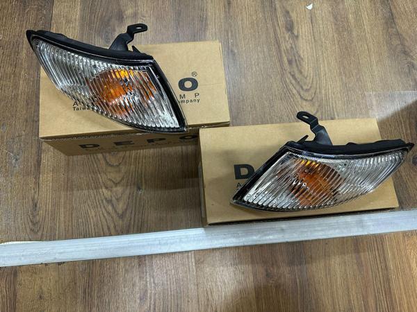 Depo Mazda 626 Ön Sağ Sol Sinyal DUYLU 1998-2000 - Image 1