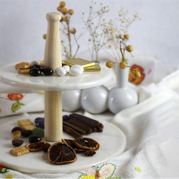 Akayev Mermer Ahşap Ayaklı Iki Katlı Sunum Tabağı - Image 1