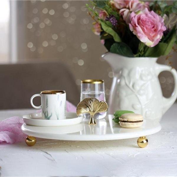 Akayev Mermer Beyaz 28 Cm Altın Boncuk Ayak Ginkgo Sunum Tabağı - Image 1