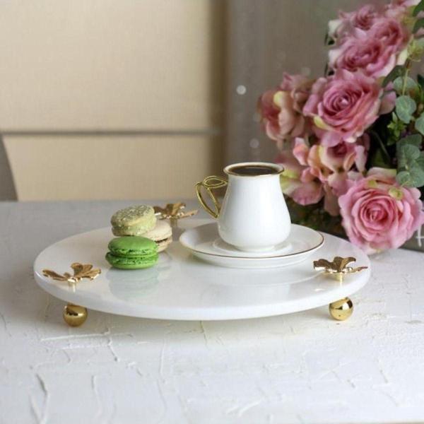 Akayev Mermer Beyaz 30 Cm Altın Ayak Kelebek Yuvarlak Sunum Tabağı - Image 1