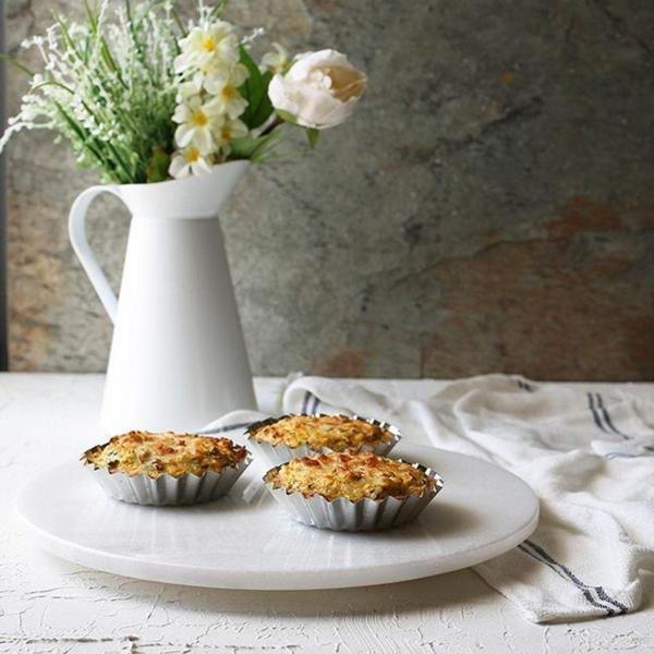 Akayev Mermer Beyaz 30 Cm Döner Standlı Sunumluk - Image 1