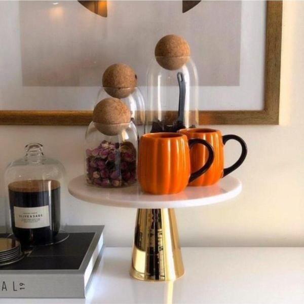 Akayev Mermer 25 Cm Altın Konik Ayak Beyaz Sunumluk - Image 1