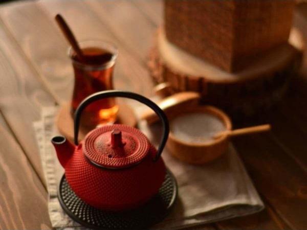 Bambum Taşev T0080 Linden Sümbül Döküm Demlik 300 Ml Kırmızı Döküm Çaydanlık - Image 1