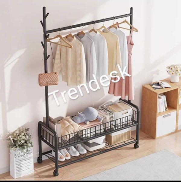 Trendesk Metal Siyah Beyaz Krem 2 Raflı Raflı Konfeksiyon Askılığı Ayaklı Elbise Askılığı 176 cm - Image 1