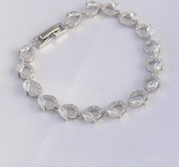 Vip Seri Pirinç Zirkon Taşlı Gümüş Renk Arpa Model Bileklik - TJ-BB6062 - Image 1