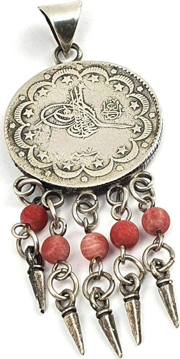 Mercan Taşlı El İsi Tasarim Tuğra Detaylı Kolye Ucu - Image 1