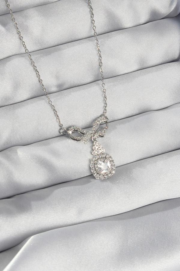 316L Çelik Gümüş Renk Fiyonk Detay Zirkon Taşlı Tektaş Kolye - TJ-BKO8924 - Image 1