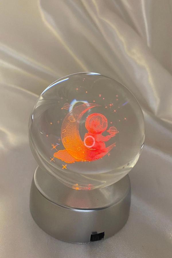 3D Led Işık Cam Küre Çok Işıklı Pilli Ay Astronot 6 cm - Image 1
