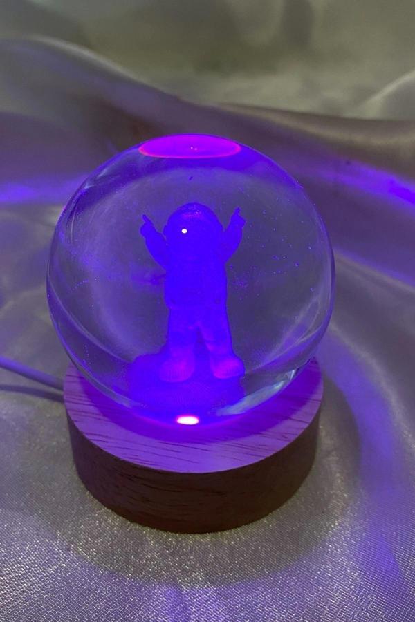 3D Led Işık Cam Küre Kristal Küre Dekoru Gece Lambası Çok Işıklı Ahşap Astronot 6 cm - Image 1