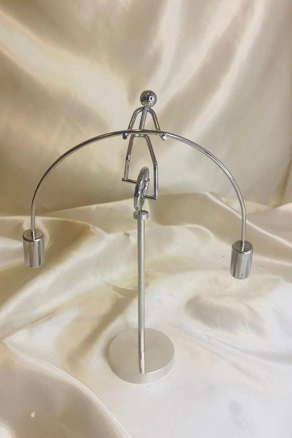 Sallanan Adam Metal Stres Denge Biblosu Tek Teker Bisiklet - Image 1