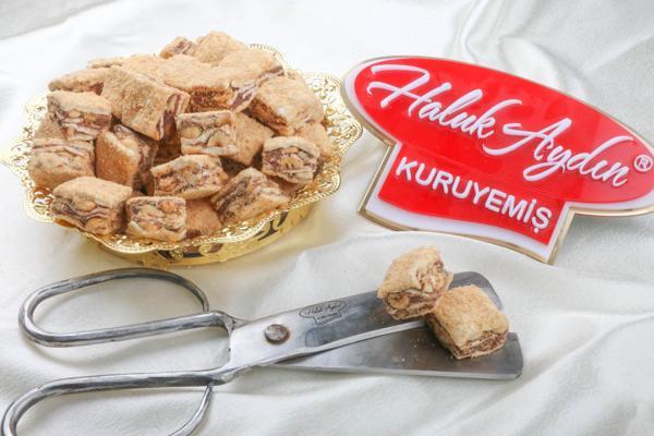 Haluk Aydın Kuruyemiş Baklava Çikolatalı Fındıklı Bisküvi Kaplı 640 Gr - Image 1