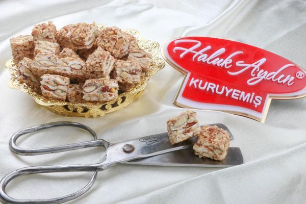 Haluk Aydın Kuruyemiş Baklava Fındık Kremalı Badem Kaplı 700 Gr - Image 1