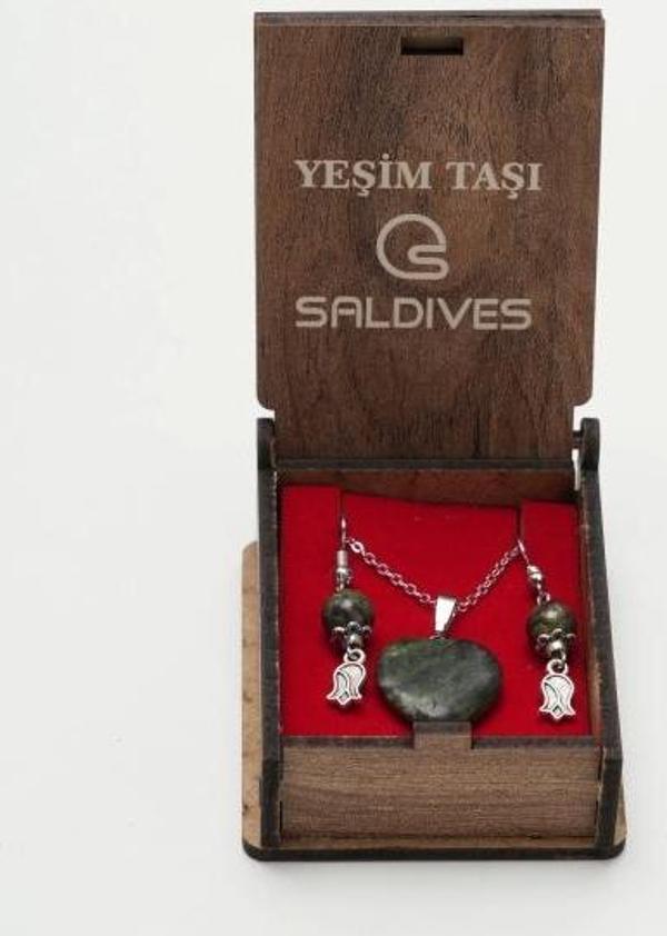 Saldives Yeşim Doğaltaş Kolye ve Küpe - Image 1