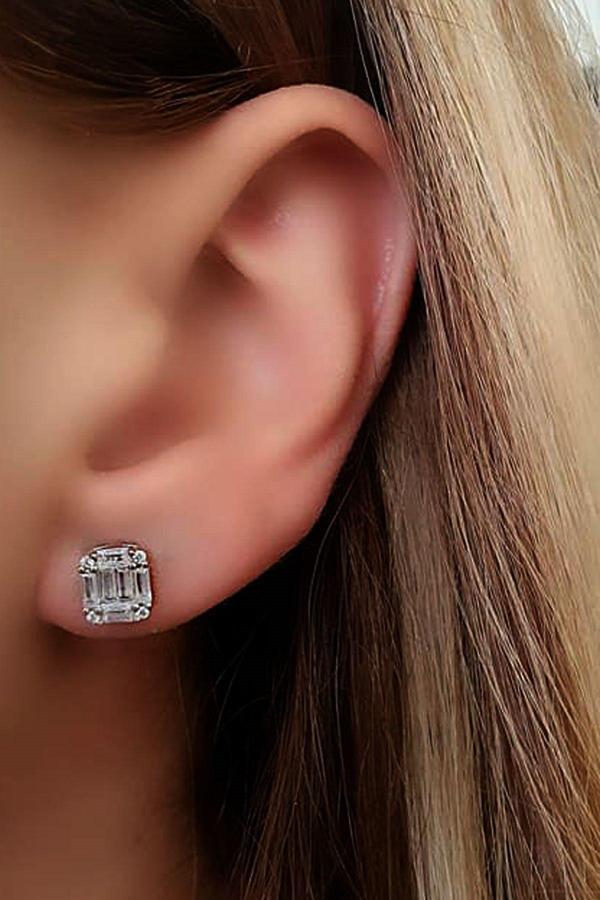 Dikdörtgen Minimal Baget Kesim Swarovski Taşlı Gümüş Tek Taş Küpe - Image 1