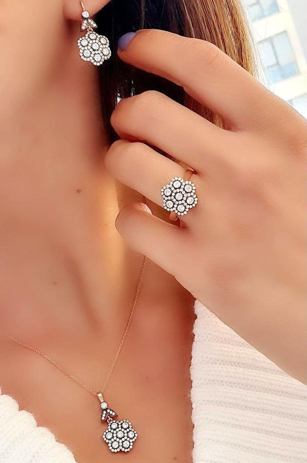 Elmas İsciliginde Zirkon 925 Ayar Gümüş Rose  Set Takım - Image 1