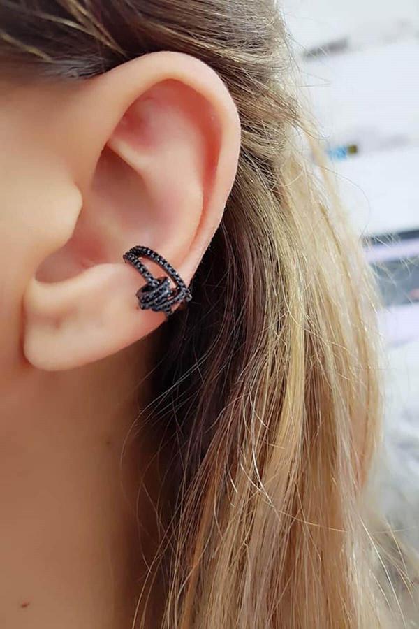 İtalyan Tasarımı Siyah Rodajlı Sıkıştırmalı Kıkırdak Küpesi - Image 1