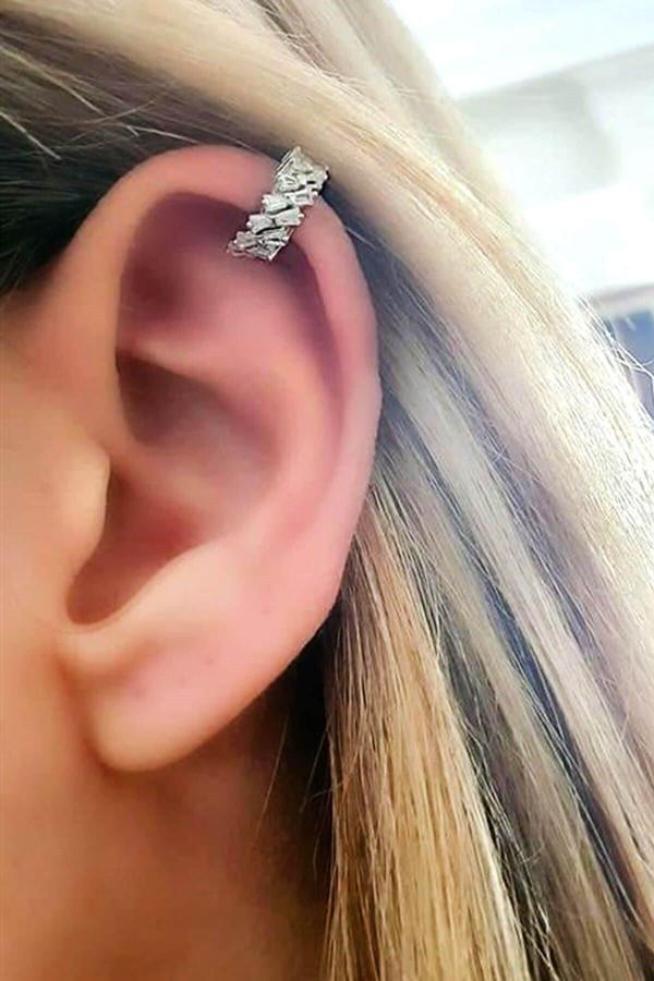 Pırlanta Işıltısında Zirkon Baget Kesim Taşlı Gümüş Sıkıştırmalı Kıkırdak Küpesi - Image 1