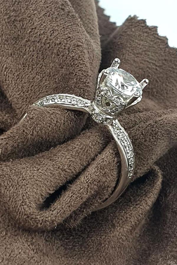 Swarovski Taşlı Gümüş Kalp Detayli Tek Taş Yüzük - Image 1