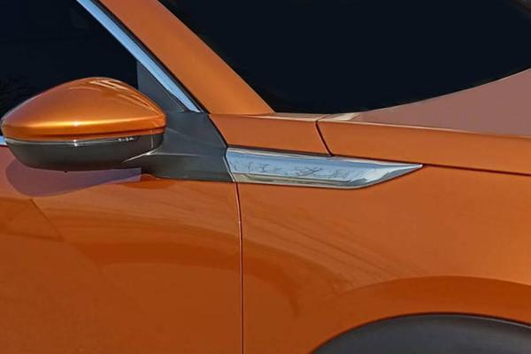 OMSA Peugeot 2008 Krom Çamurluk Sinyal Çıtası 2 Parça 2019 ve Sonrası - Image 1