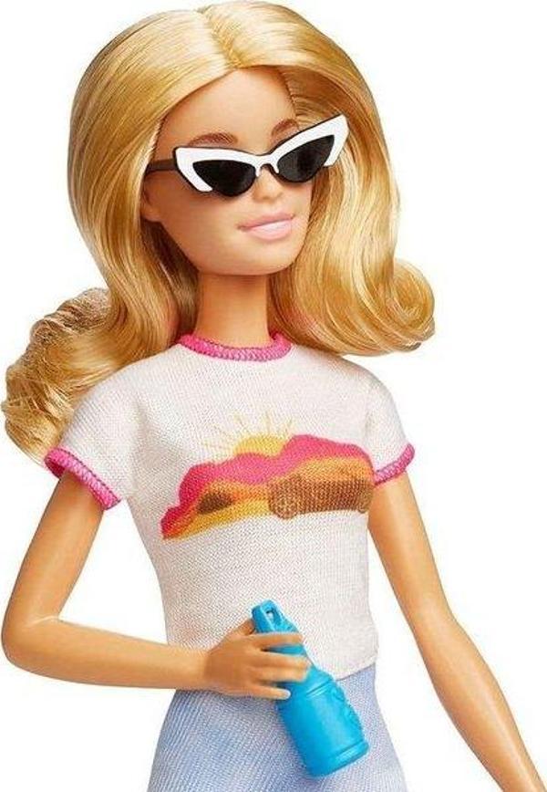 Barbie Seyahatte Bebeği ve Aksesuarları HJY18 - Image 1