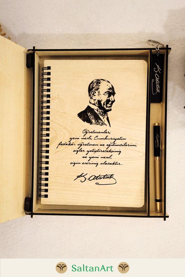 Atatürk Temalı Defter Kalem Anahtarlık Özel Ahşap Kutulu Premium Hediye Akçaağaç Renk - Image 1