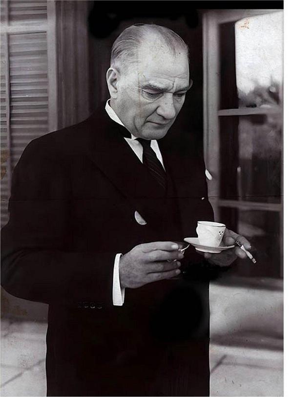 Ekart Karizma Tablo Mustafa Kemal Atatürk Ve Kahve Desenli Ahşap Tablo 25 cm x 35 cm - Image 1