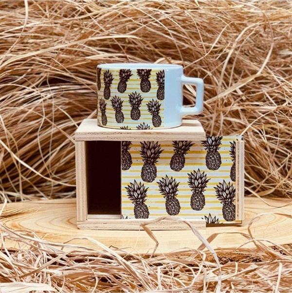 Mobgift Ananas Tasarımlı Ahşap Kutulu Kupa - Image 1