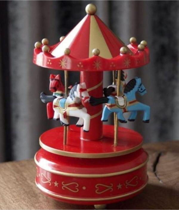 Mobgift Nostaljik Atlı Karınca Müzik Kutusu Kırmızı - Image 1