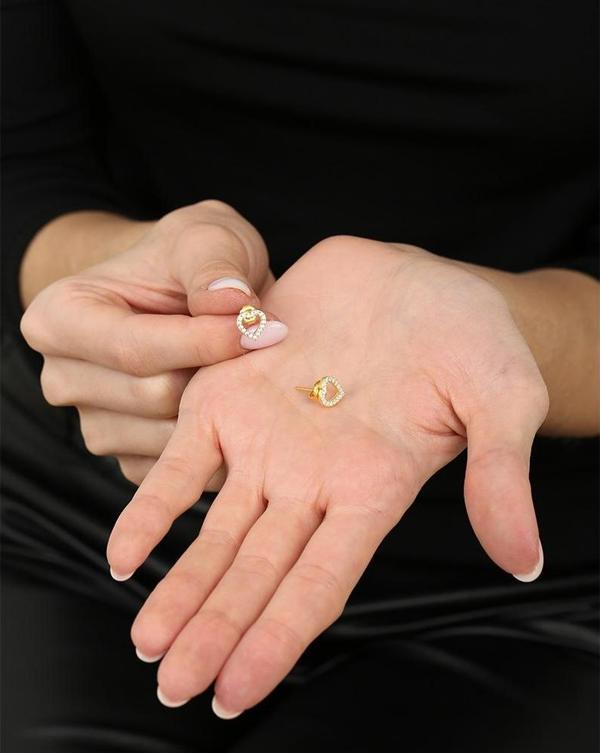 Beyaz Zirkon Taşlı Kalp Tasarım Gold Renk 925 Ayar Gümüş Kadın Küpe - Image 1